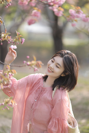 已婚女人下面总是湿漉漉的