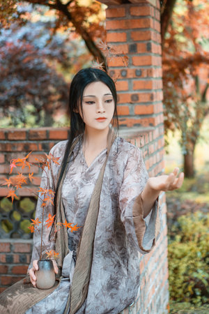 手游走在腿的最里面小说徐小芊