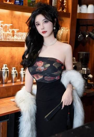 无码国产精品一区二区VR老人