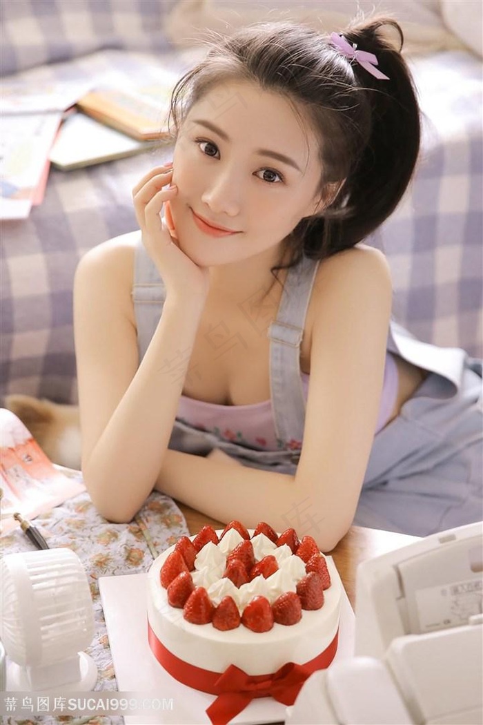 他揉捏她两乳不停呻吟视频