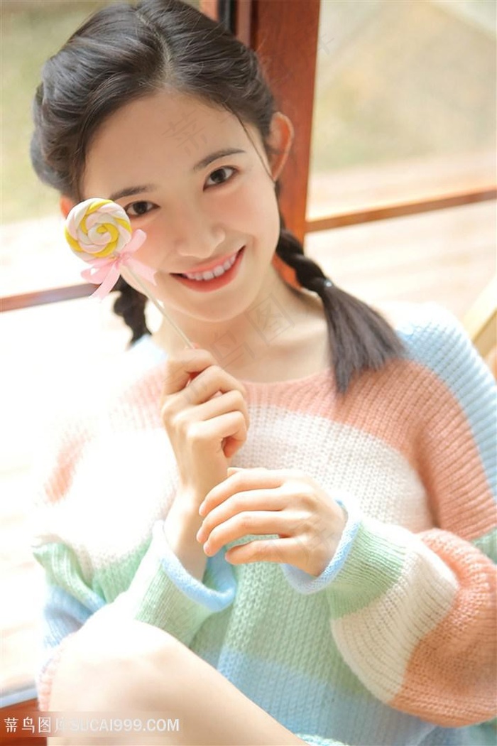 粉嫩系大学生美女课余