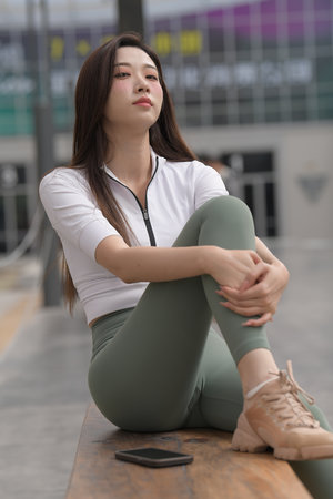 玩弄刚结婚的少妇