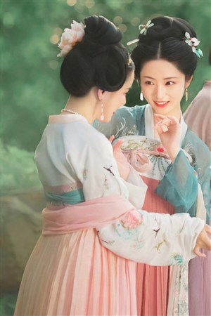 女人性高朝床叫喷水视频