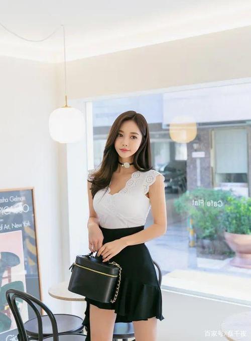 嗯我弄得你舒服吗嗯哼宝贝儿